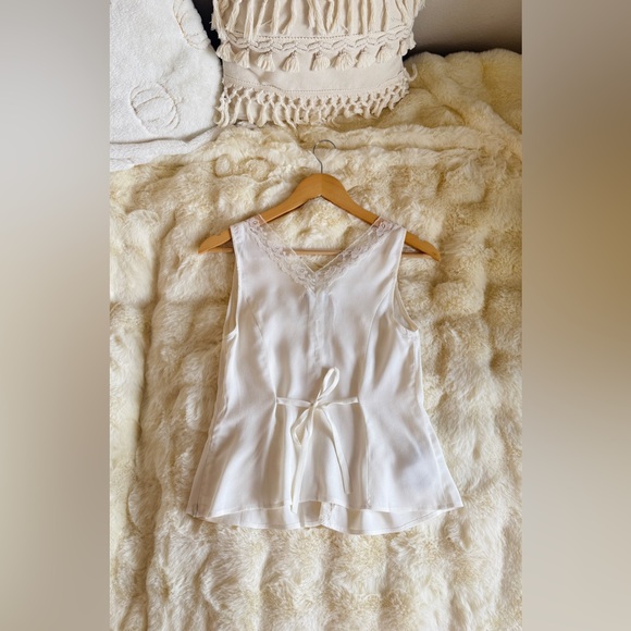 Reformation Cristina Top In Gossamer, brand new without tags, never worn. - Picture 12 of 16